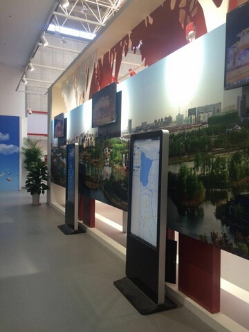 宿遷市建市20周年展覽館信息發(fā)布、觸摸設(shè)備均由米可提供1.jpg